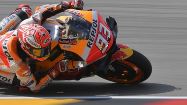 Sachsenring: Marquez in pole, Valentino Rossi undicesimo