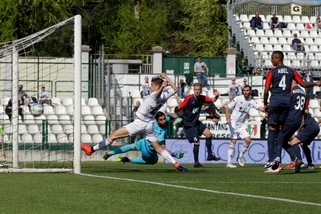 Il Gozzano ha deciso: panchina a Sassarini