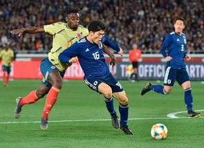 Bologna-Tomiyasu, è ufficiale: il difensore ha firmato fino al 2024