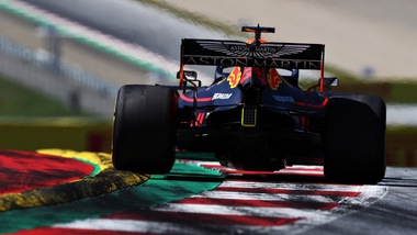 Silverstone: Red Bull, omaggio in pista a James Bond