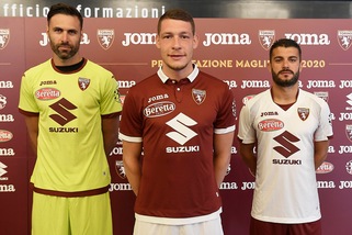 Torino, presentate le nuove maglie