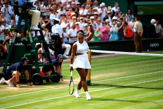 Serena Williams e Halep raggiungono la finale di Wimbledon