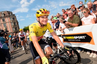 Tour de France, Groenewegen vince la settima tappa: Ciccone ancora maglia gialla