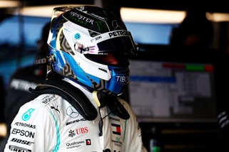 Silverstone: pole per Bottas, Hamilton secondo davanti a Leclerc