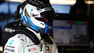 Silverstone: pole per Bottas, Hamilton secondo davanti a Leclerc
