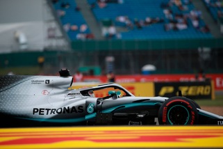 Silverstone, Hamilton secondo in qualifica: "Ma la gara è domani"