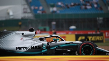 Silverstone, Hamilton secondo in qualifica: "Ma la gara è domani"