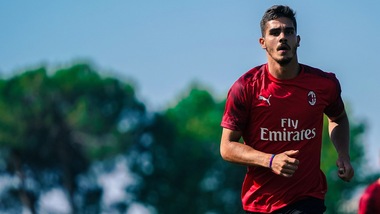 L'Équipe: "André Silva-Monaco, trattativa saltata per un problema al ginocchio"