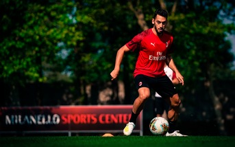 Milan, Calhanoglu è la chiave per Upamecano