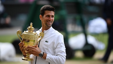 Djokovic trionfa a Wimbledon, Federer piegato in cinque set