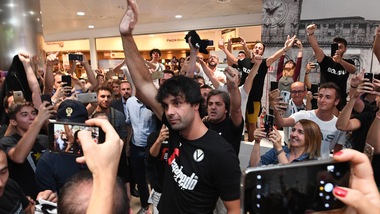 Teodosic sbarca a Bologna: tifosi in delirio