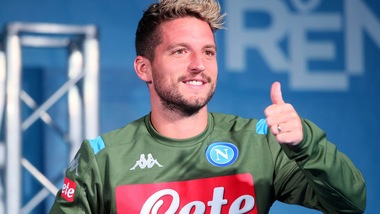 Napoli, Mertens: "Sarri alla Juve fa strano. Mi ha trasformato"