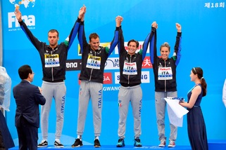 Mondiali di nuoto, Italia d'argento nella staffetta 5 chilometri mista