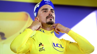 Alaphilippe trionfa nella 13ª tappa del Tour de France