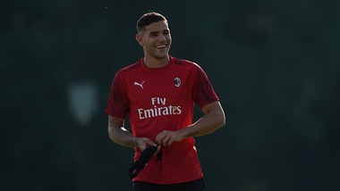 Il Milan perde Theo Hernandez: può recuperare per la prima di Serie A