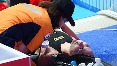 Sjostroem, paura a bordo vasca: malore dopo la finale