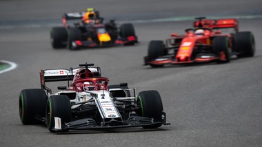 Alfa Romeo penalizzate al Gp Germania: Hamilton sale nono