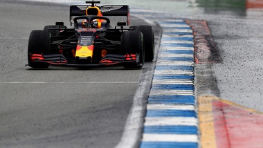 Red Bull, in Germania cambio gomme da record