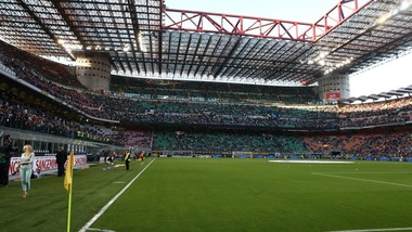 San Siro, capienza ridotta nella prossima stagione. Chiusi sei settori