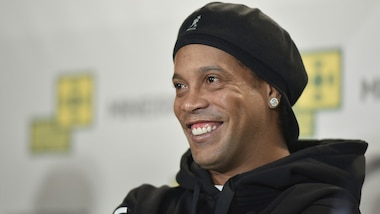 Ronaldinho nei guai: il Brasile gli blocca 57 proprietà