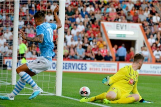 Correa trascina la Lazio, vittoria 4-3 a Bournemouth