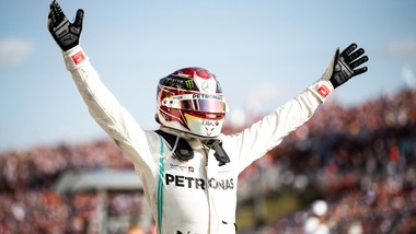 Gp Ungheria, Hamilton: "Gara incredibile, ringrazio il mio team"