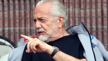 Napoli, De Laurentiis: "James dà garanzie. Lozano? Giovane di valore"