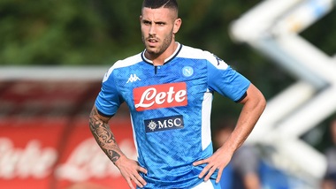Napoli, ufficiale la cessione in prestito di Tutino al Verona