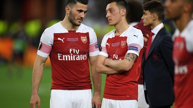 Ozil e Kolasinac non convocati dall'Arsenal: questione di sicurezza