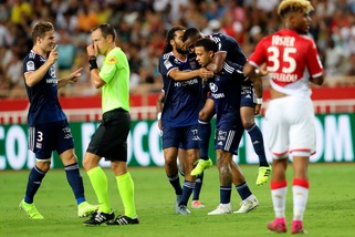 Lione show, 3-0 al Monaco nella prima di Ligue 1