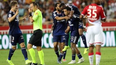 Lione show, 3-0 al Monaco nella prima di Ligue 1