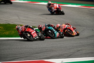 Gp Austria: Dovizioso batte Marquez all'ultima curva, Rossi quarto