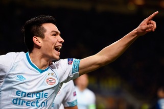 Napoli, Van Bommel su Lozano: "Sta per succedere qualcosa"