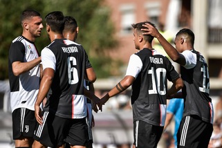 Juve A-Juve B finisce 3-1: stop al 51', doppio Dybala e Cuadrado