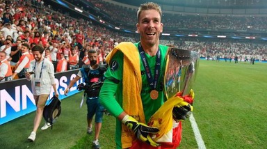 Adrian, da senza lavoro a supercampione con il Liverpool
