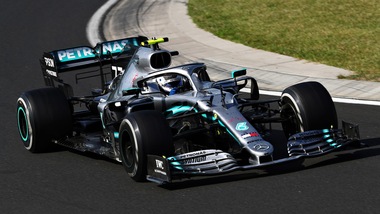 Villeneuve: "La Mercedes deve confermare Bottas"