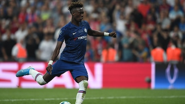 Chelsea, offese razziste per Abraham. Il club: "Siamo disgustati"