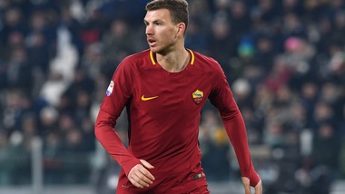 Ufficiale, Dzeko rinnova con la Roma fino al 2022: “Questa è casa mia”