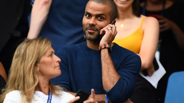 Basket: San Antonio omaggia Parker, ritirata maglia numero 9