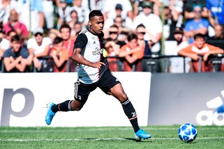 Juve, Alex Sandro: "Sarri ci farà i complimenti"