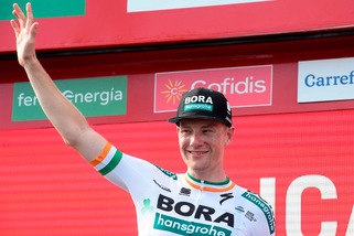 Vuelta, a Bennett la 3ª tappa. Roche resta leader