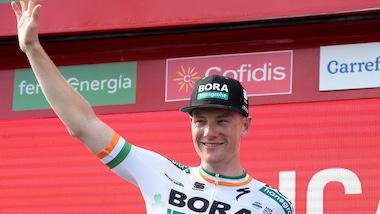 Vuelta, a Bennett la 3ª tappa. Roche resta leader