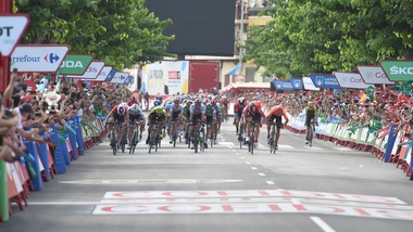 Vuelta, Madrazo vince la quinta tappa: maglia rossa a Lopez