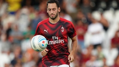 Milan, Calhanoglu: "Abbiamo bisogno di tempo"