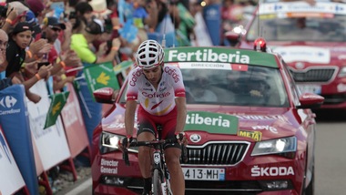 Vuelta, Herrada trionfa nella 6ª tappa. Teuns nuovo leader
