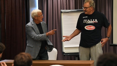 Lippi fa visita all'Italia del basket: "In un Mondiale può succedere di tutto"