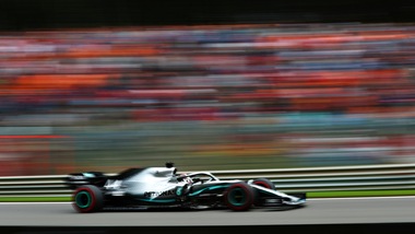 Hamilton: "Complimenti a Leclerc, meritava la vittoria"