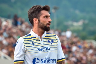 Verona, infortunio per Bessa: lesione all'adduttore