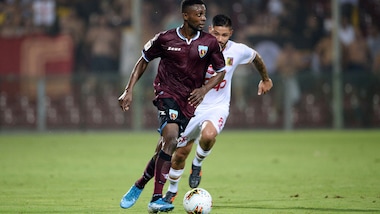 Salernitana, lesione al bicipite femorale per Akpa Akpro