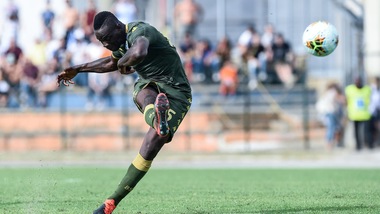 Brescia, Balotelli apre il 3-2 contro il Frosinone. Presente anche Pirlo